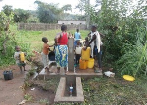 Fornitura dell’acqua potabile a Popokabaka